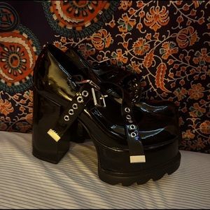 LAMODA HEELS WITH SPIKES 5 INCH HEELS